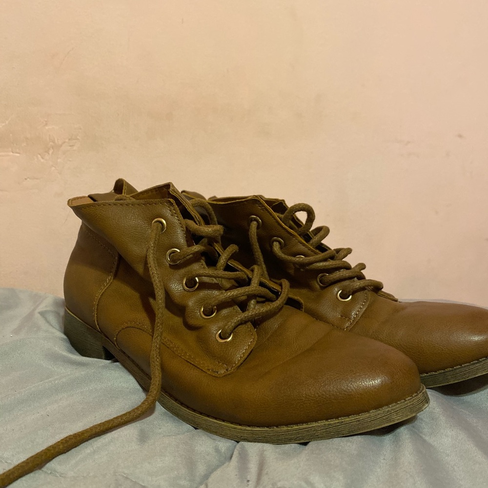 Boots - Picture 2 of 4